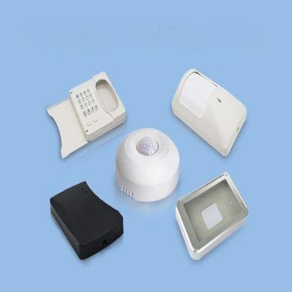 Carcasas de plástico para equipos electrónicos